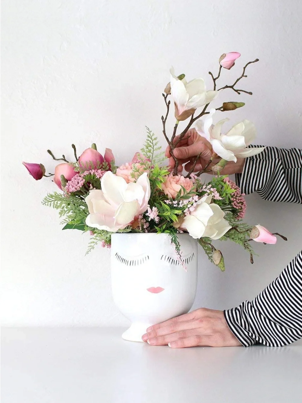 Afloral Vanilla Medium Celfie Ceramic Vase Brush Holder + BestBling Rose Brush